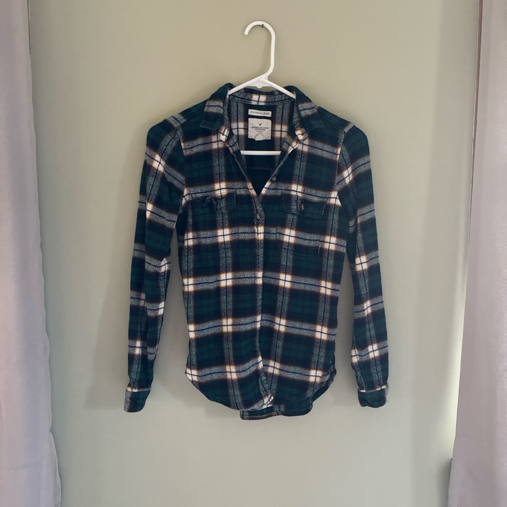 American Eagle Outfitters Green and Navy Plaid Flannel Shirt